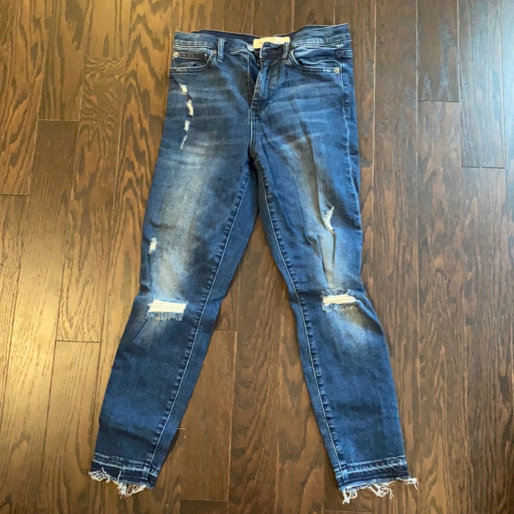 Gap true skinny super high rise jeans. Size 28. Zipper detail on ankle